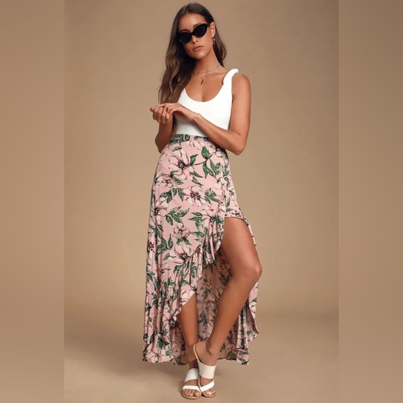 Never worn - Haole Blush Pink Tropical Print Ruffled Maxi Skirt - Picture 1 of 5